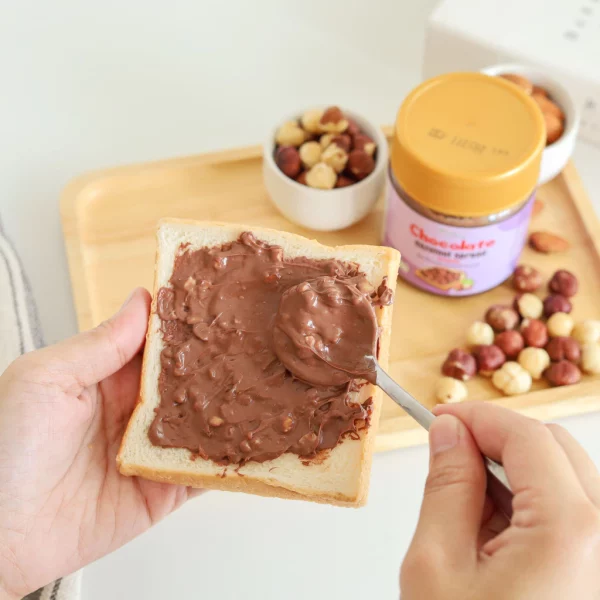 Chocolate Hazelnut Spread, Sweetened and Crunchy, 200 g. (Bottle) - Image 3