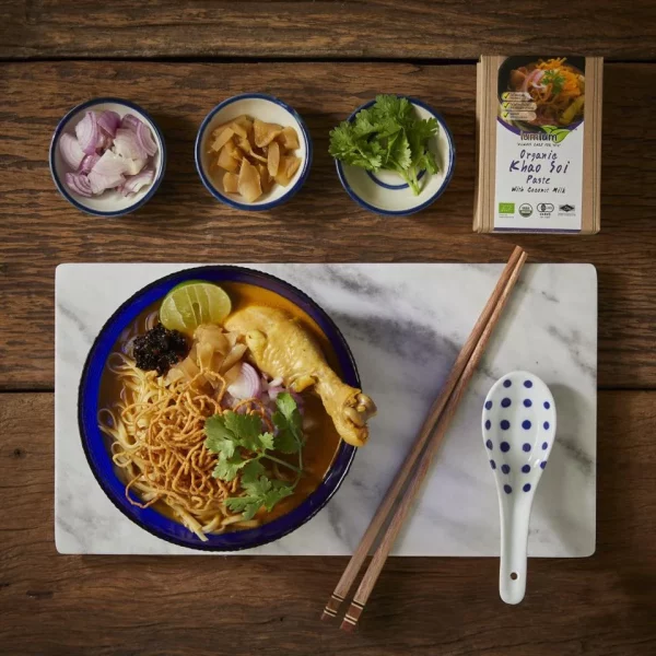 LUMLUM Organic Khao Soi Curry Paste with Coconut Cream - Image 3