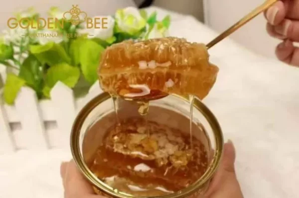 Real honey in the honey comb - Image 4